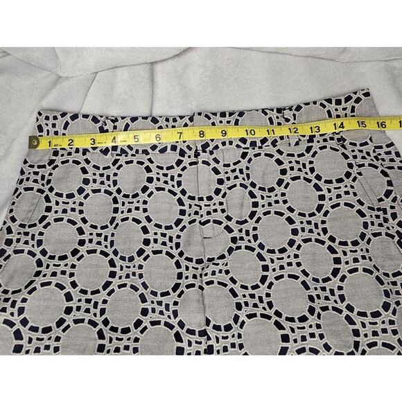 Banana Republic Size 4 Geometric Circle Printed Cotton Shorts Navy Blue White - Picture 5 of 9